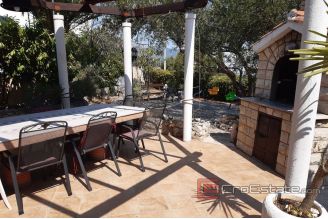 0020 2115 03 Ciovo apartment house with sea view for sale