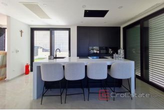 020 2025 83 island ciovo newly built luxury villa for sale