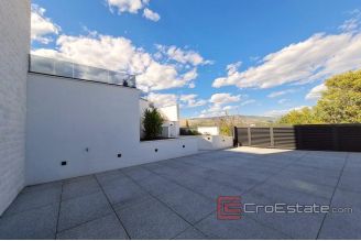 020 2025 83 island ciovo newly built luxury villa for sale