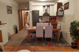 0006 2115 02 Ciovo apartment with sea view for sale