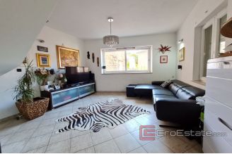 0008 2025 82 Trogir stone house with a yard in center for sale