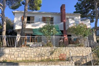 016 2033 08 Solta house first row to sea for sale