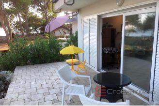 004 2029 12 island vir house first row to the sea for sale