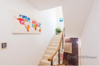 013 2028 09 near split beautiful apartment house for sale