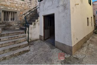 0010 5034 30 Kastela stone house in the old town for sale