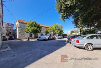 0010 5034 30 Kastela stone house in the old town for sale
