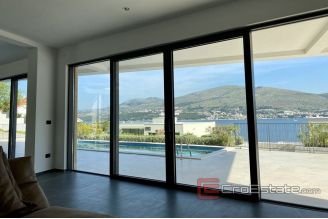 013 5030 30a Ciovo newly built villa with pool for sale