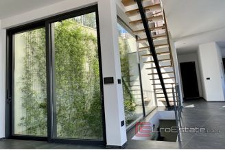 013 5030 30a Ciovo newly built villa with pool for sale