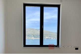 013 5030 30a Ciovo newly built villa with pool for sale