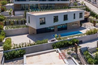 013 5030 30a Ciovo newly built villa with pool for sale