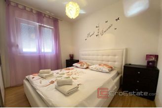 0015 2034 11 Kastela house with pool and sea view for sale