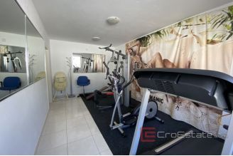 0015 2034 11 Kastela house with pool and sea view for sale