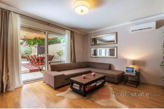 010 2028 10 near split modern apartment with pool for sale