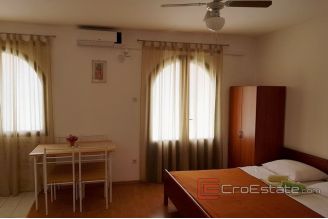 007 493 14 Hvar apartment house with sea view for sale
