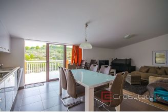 013 5040 30 island solta apartment house for sale1