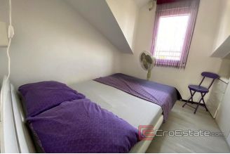 016 2034 14 split center three bedroom apartment for sale