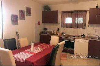 019 2030 06 near rogoznica family house for sale