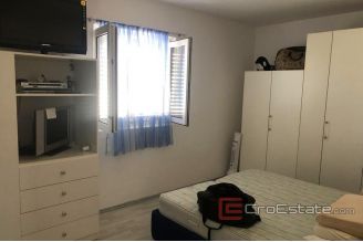 019 2030 06 near rogoznica family house for sale
