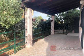 019 2030 06 near rogoznica family house for sale