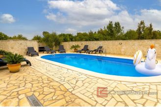 017 near zadar stone villa with pool for sale