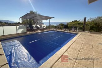 020 2034 15 split house with sea view and pool for sale