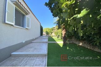 020 2034 15 split house with sea view and pool for sale