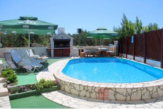 020 2030 07 near rogoznica apartment house with sea view for sale