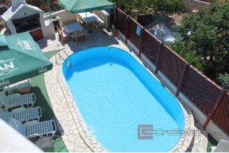 020 2030 07 near rogoznica apartment house with sea view for sale