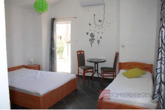 020 2030 07 near rogoznica apartment house with sea view for sale