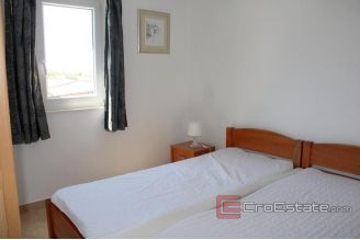 020 2030 07 near rogoznica apartment house with sea view for sale