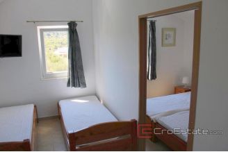 020 2030 07 near rogoznica apartment house with sea view for sale