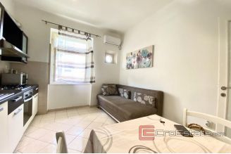 011 2034 16 split spinut two bedroom apartment for rent