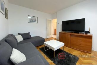 015 2034 17 split spinut two bedroom apartment for rent