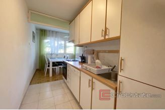 015 2034 17 split spinut two bedroom apartment for rent