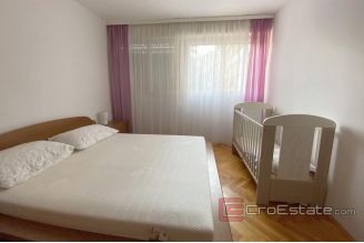 015 2034 17 split spinut two bedroom apartment for rent