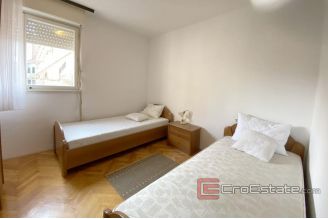 015 2034 17 split spinut two bedroom apartment for rent