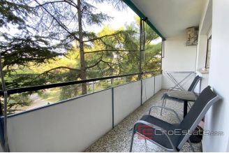 015 2034 17 split spinut two bedroom apartment for rent