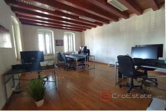 006 2024 124 Split centar office space in attractive location for rent