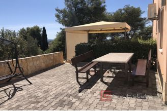 013 2033 12 Ciovo apartment house with sea view for sale