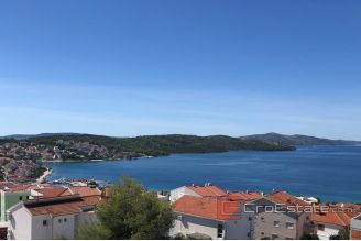 013 2033 12 Ciovo apartment house with sea view for sale