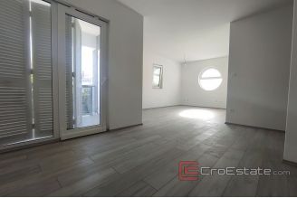 016 2024 125 Brac new building with 7 apartment for sale