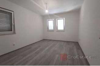 016 2024 125 Brac new building with 7 apartment for sale