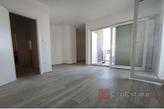 016 2024 125 Brac new building with 7 apartment for sale