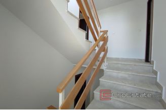 016 2024 125 Brac new building with 7 apartment for sale