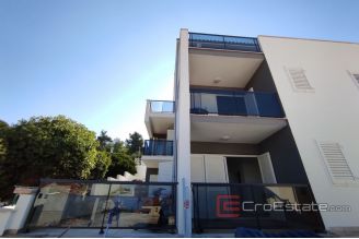016 2024 125 Brac new building with 7 apartment for sale