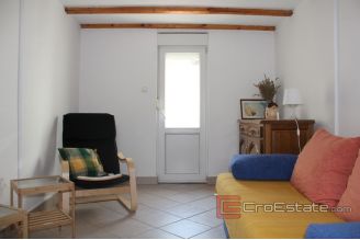 009 2029 15 Marina house for renovation for sale