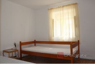 009 2029 15 Marina house for renovation for sale