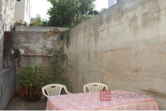 009 2029 15 Marina house for renovation for sale