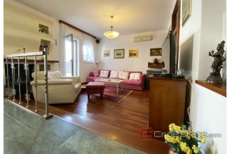 014 2034 18 Split beautiful house with a yard near center for sale