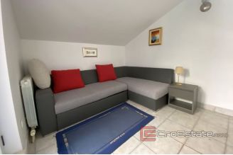 014 2034 18 Split beautiful house with a yard near center for sale